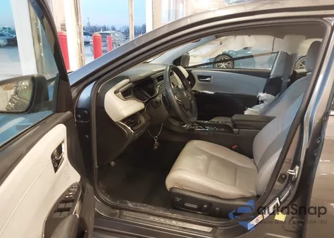 2016 Toyota Avalon Limited z USA, uszkodzony, nr VIN 4T1BK1EB1GU240725